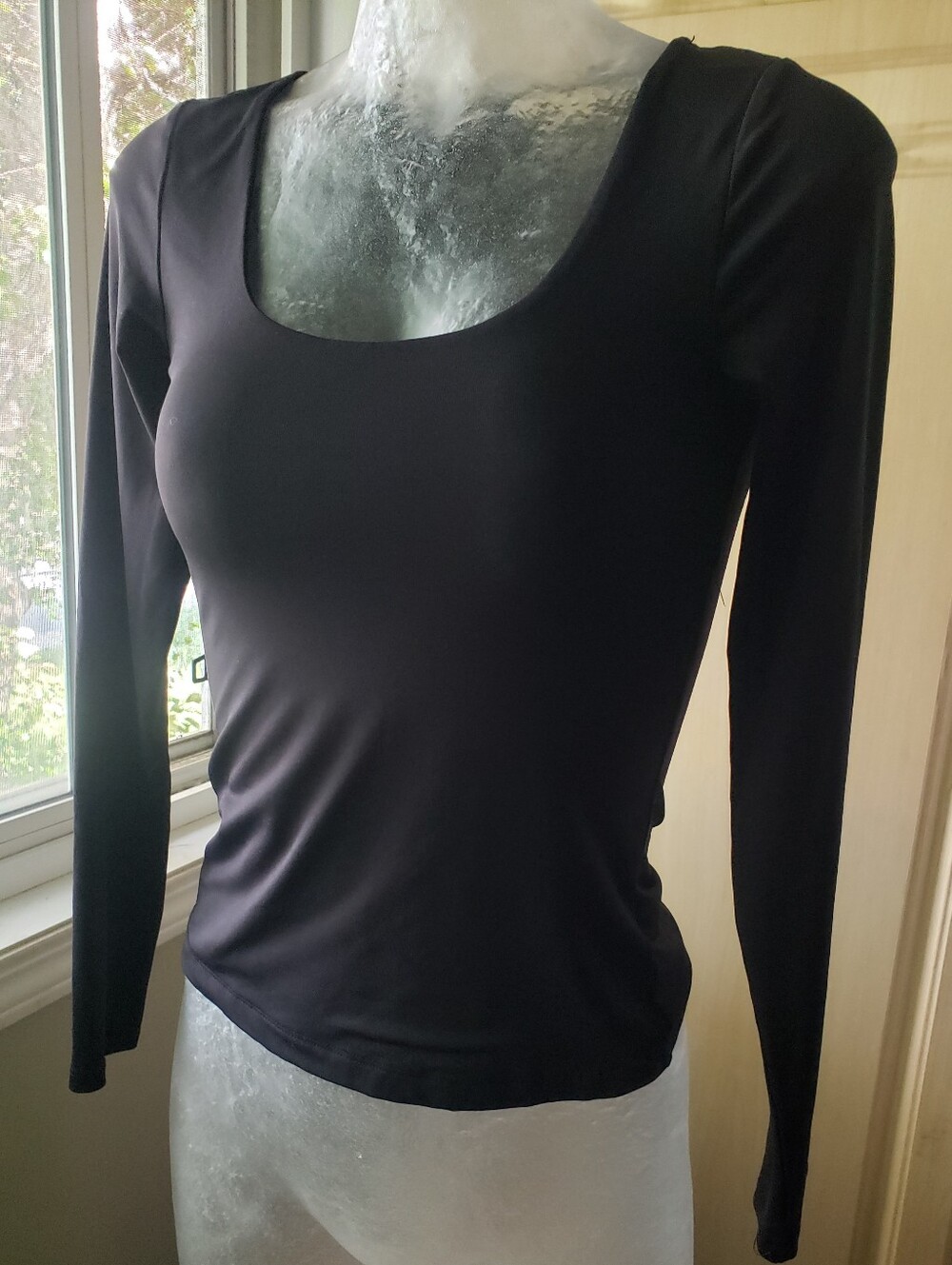 Reitmans Black Long-Sleeve Scoop Neck Top
